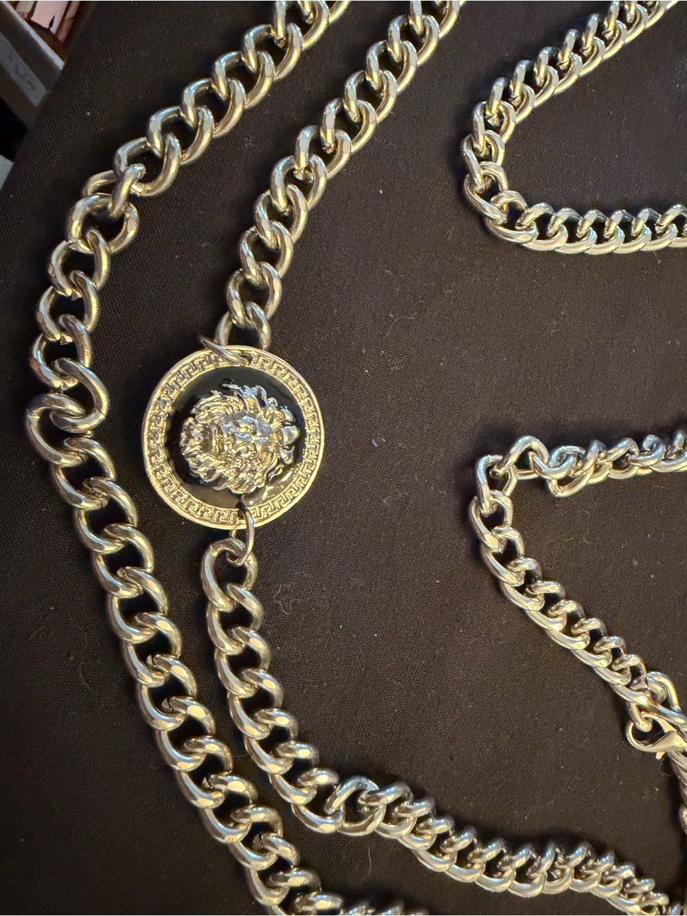 Silver-Tone Chain double Wray belt with Medallion - Picture 4 of 4